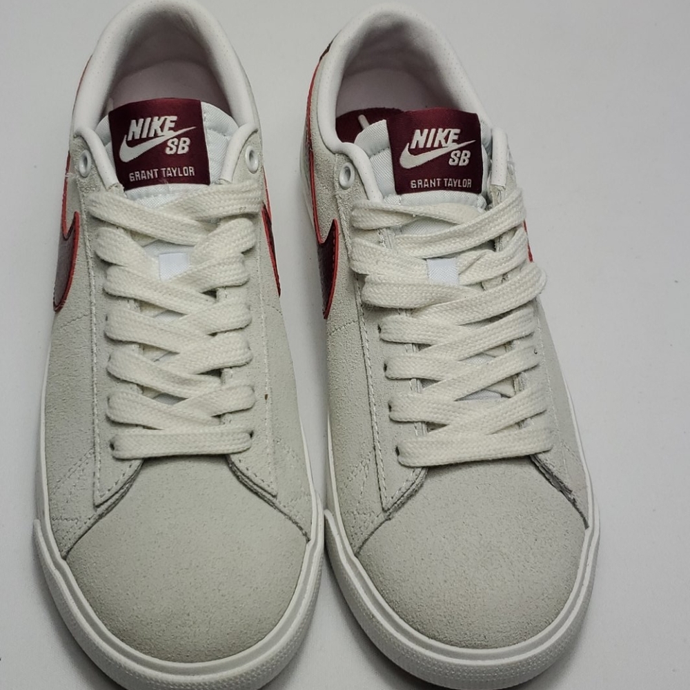 Nike SB Zoom Blazer Low GT Skateboard Shoe